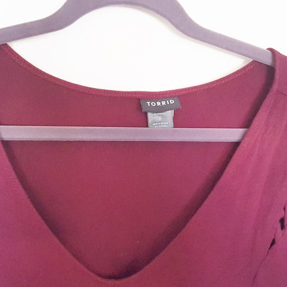 TORRID Women's Top Sz 2X Wine Lattice Shoulder - Picture 2 of 5